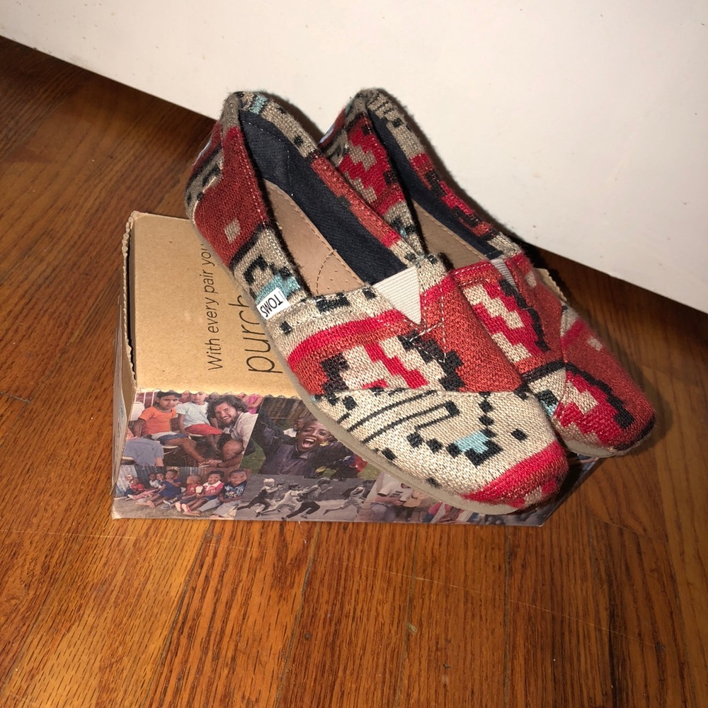 Toms